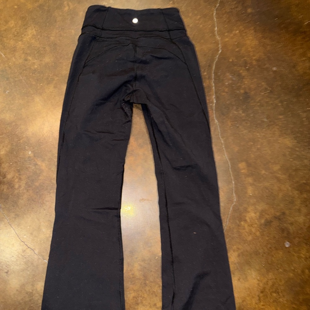 LULULEMON GROOVE FLARE LEGGING SIZE 6